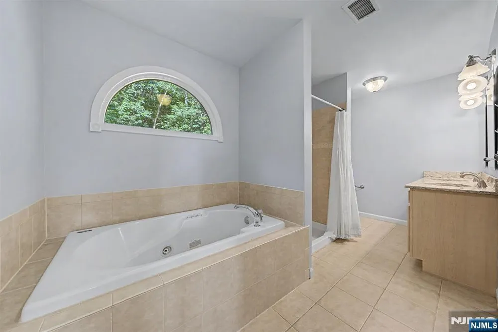 5 Valhalla Way Rockaway Township, NJ 07866