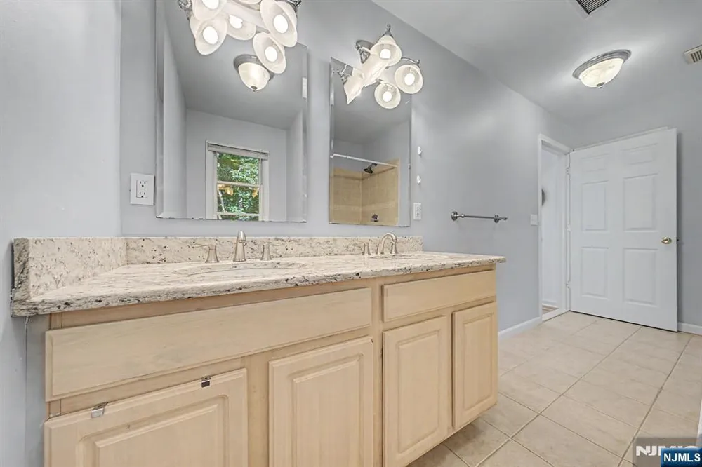 5 Valhalla Way Rockaway Township, NJ 07866