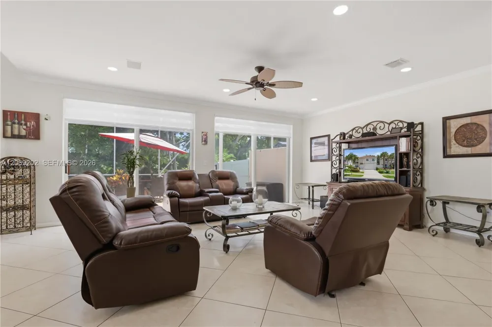 15845 NW 14th Rd Pembroke Pines, FL 33028