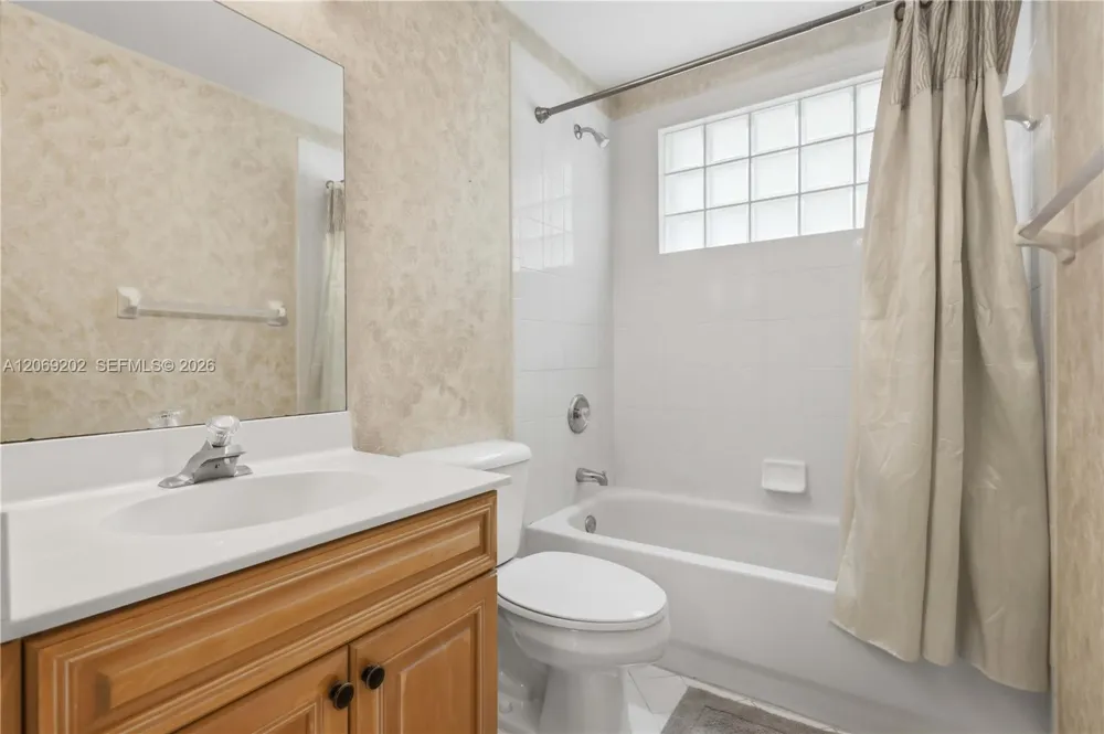 15845 NW 14th Rd Pembroke Pines, FL 33028