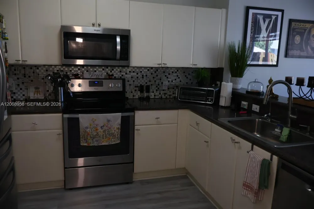 15747 SW 40th St #213 Miramar, FL 33027