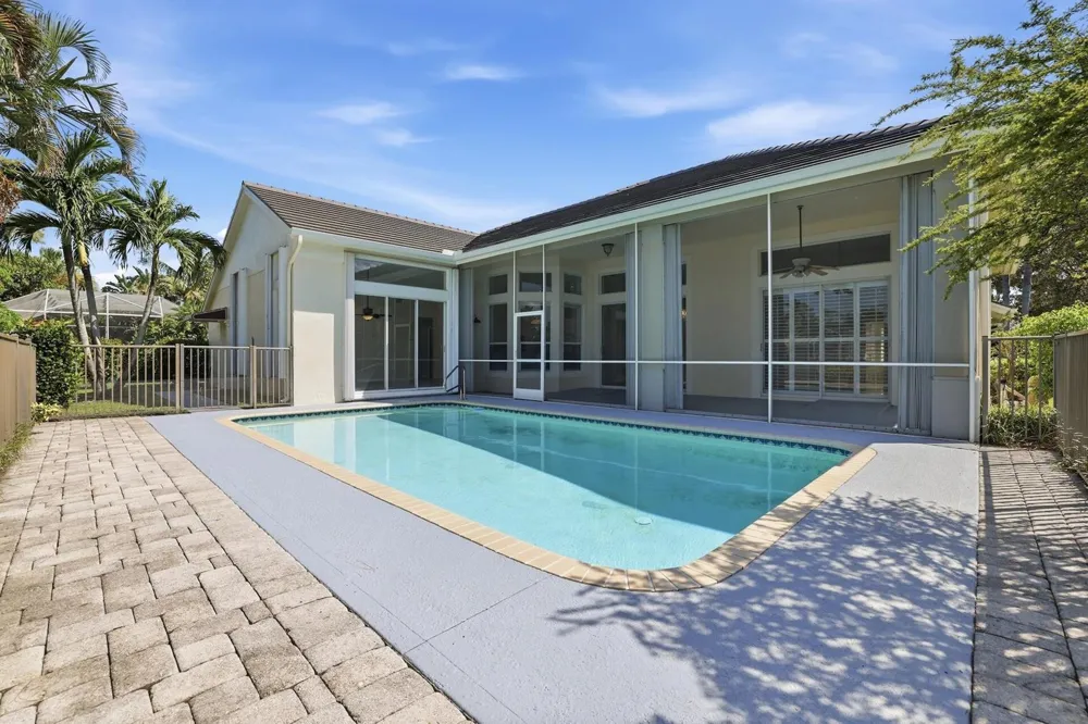 533 Cypress Green Circle Wellington, FL 33414