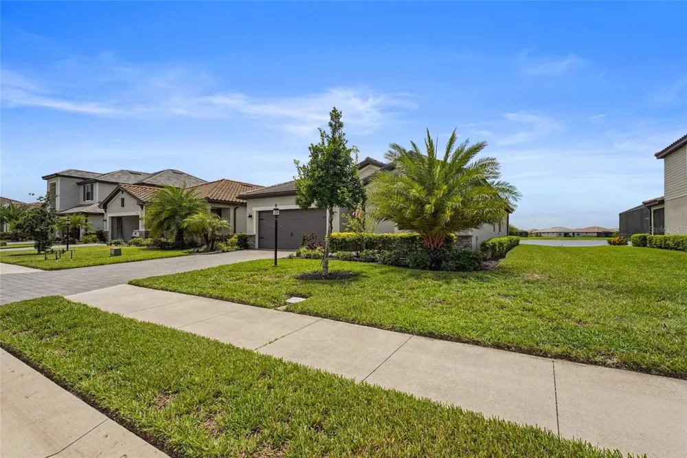 15522 ISLANDWALK AVENUE Bradenton, FL 34211