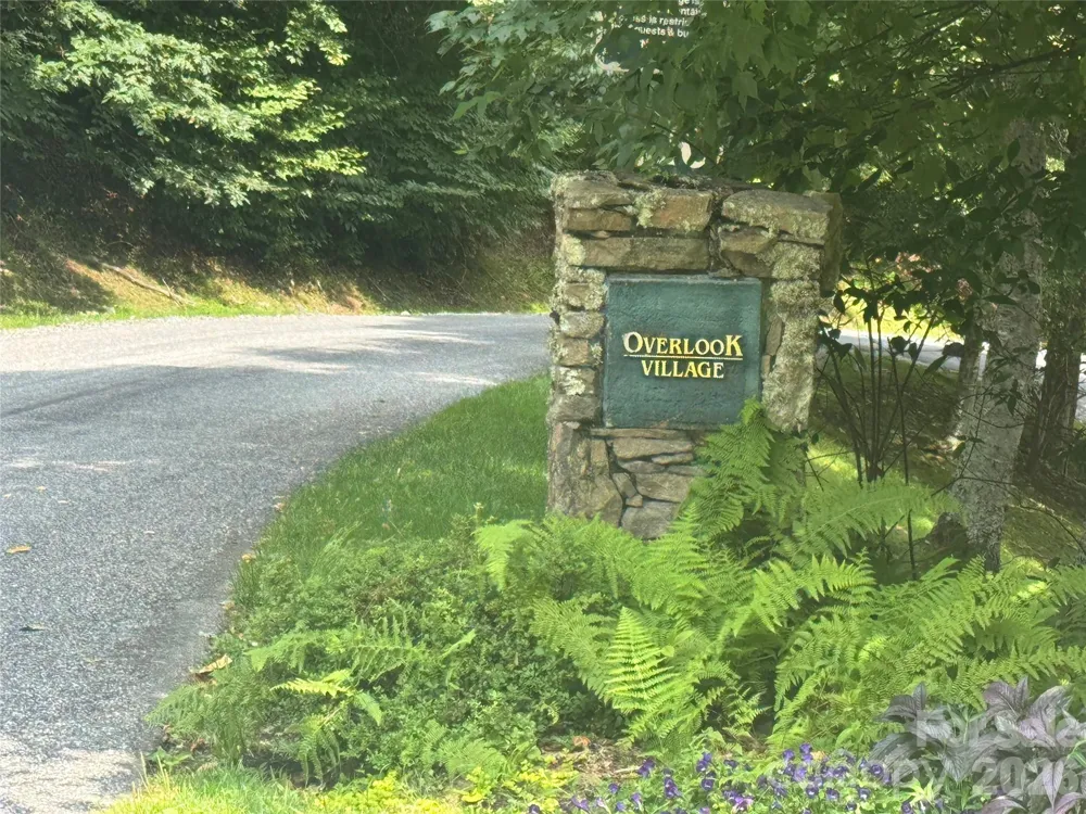 84 Goldenleaf Road Mars Hill, NC 28754