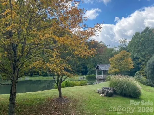 84 Goldenleaf Road Mars Hill, NC 28754