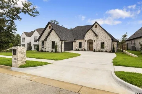 3008 Forest Trail