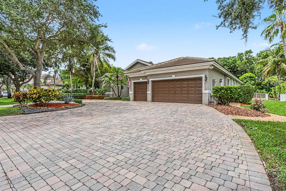 6493 NW 105th Terrace Parkland, FL 33076
