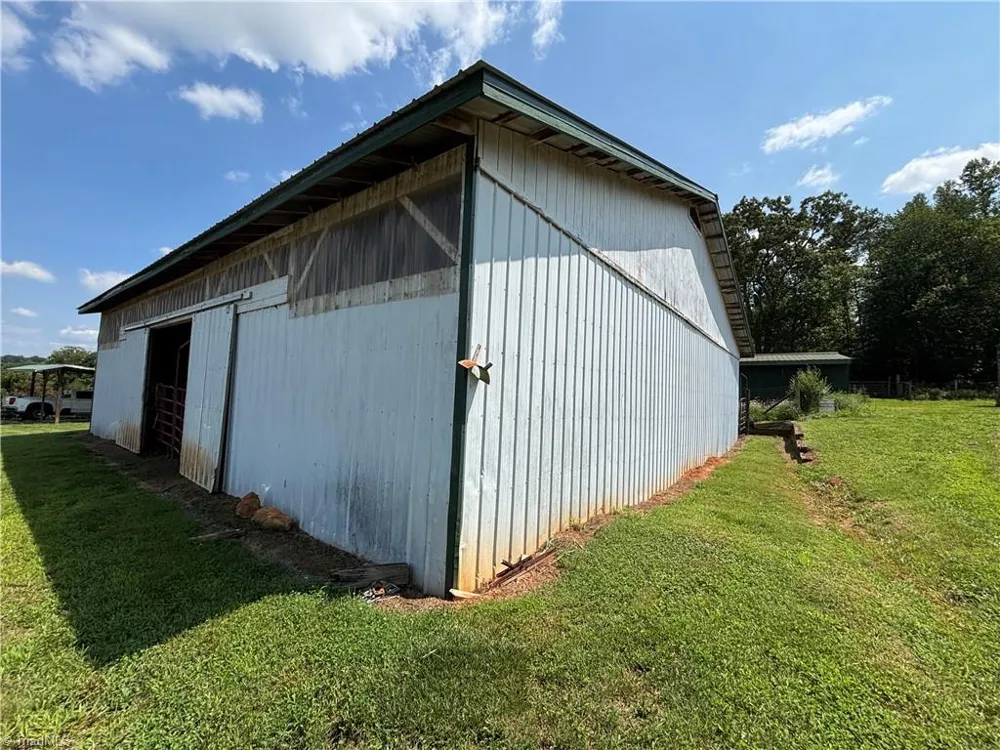 300 Tom Hunter Road Pilot Mountain, NC 27041