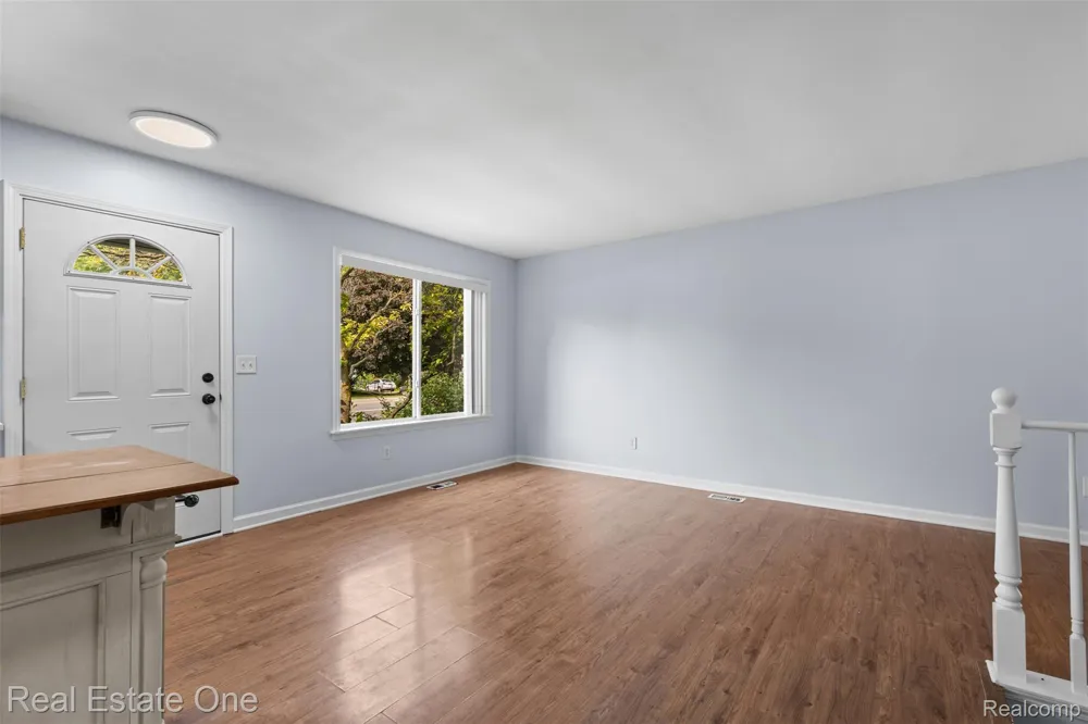 718 Miller Road Orion Charter Township, MI 48362
