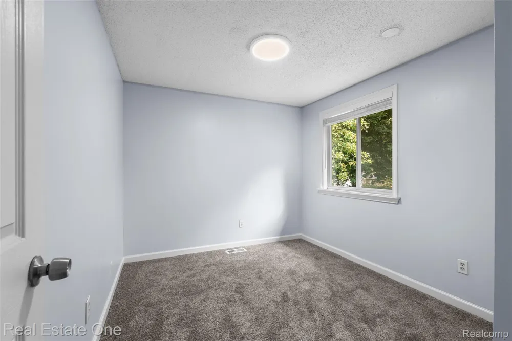 718 Miller Road Orion Charter Township, MI 48362