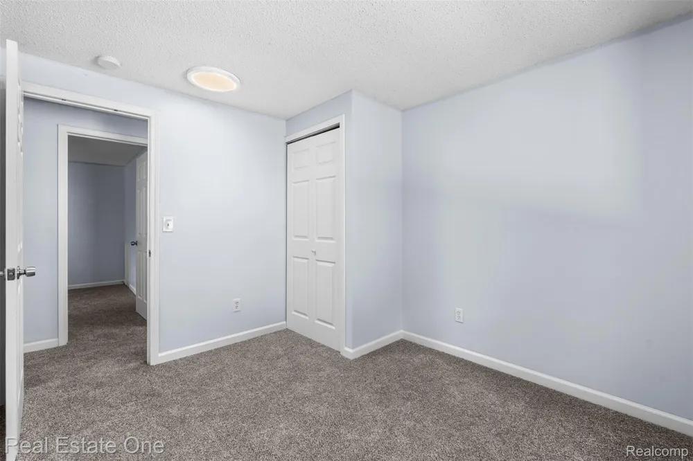 718 Miller Road Orion Charter Township, MI 48362