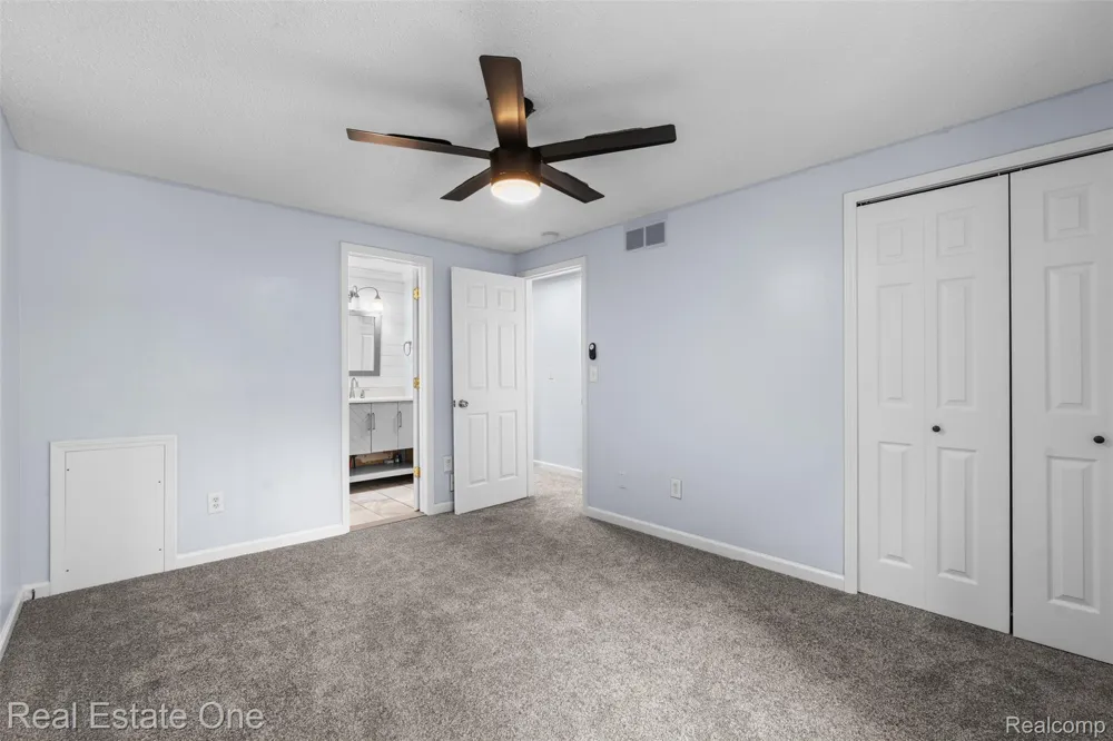 718 Miller Road Orion Charter Township, MI 48362
