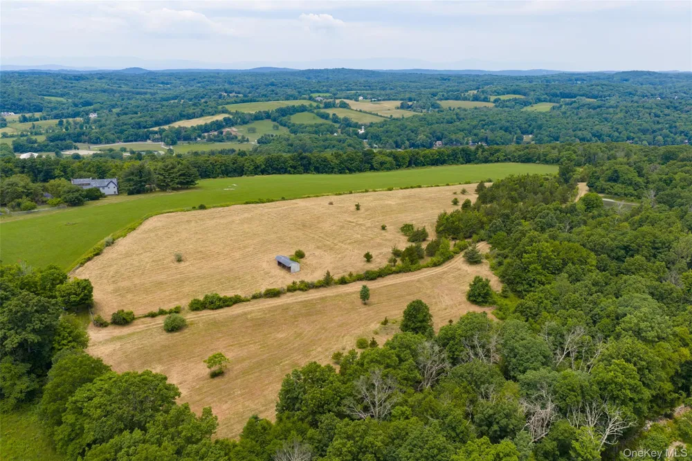 88 Top of the Hill Lane Stanfordville, NY 12581