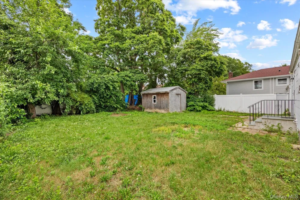 1037 Broadway Westbury, NY 11590