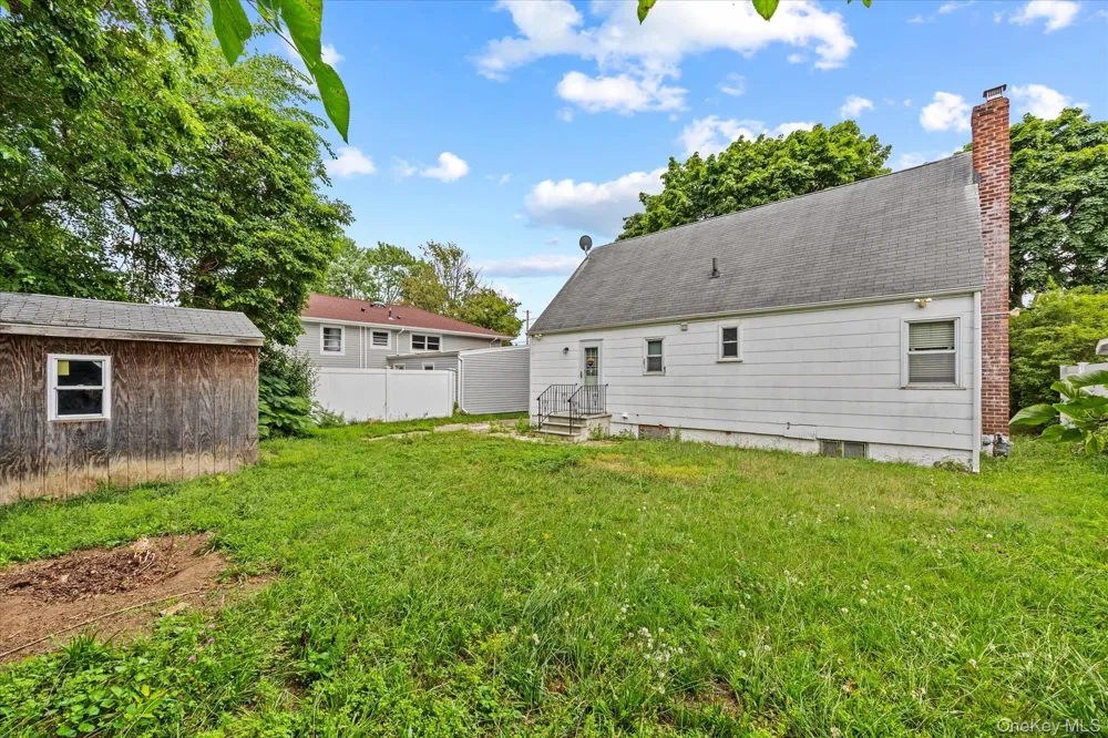 1037 Broadway Westbury, NY 11590