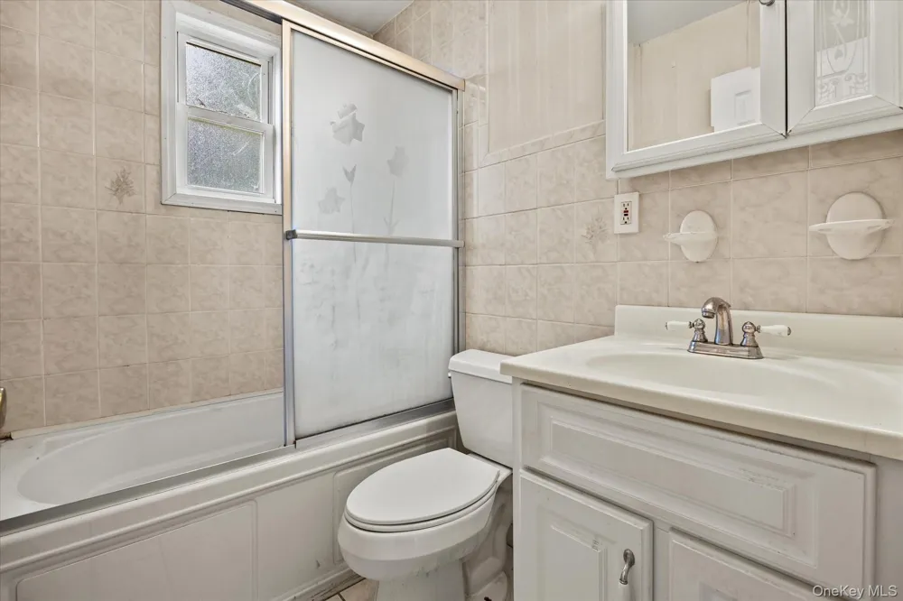 1037 Broadway Westbury, NY 11590