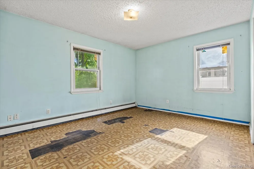 1037 Broadway Westbury, NY 11590