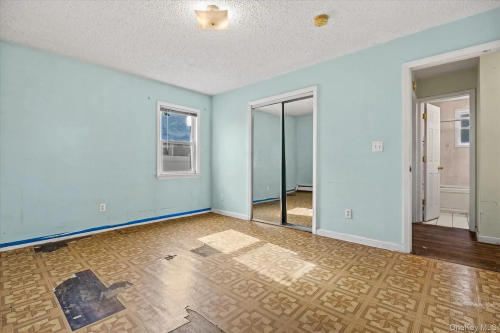 1037 Broadway Westbury, NY 11590