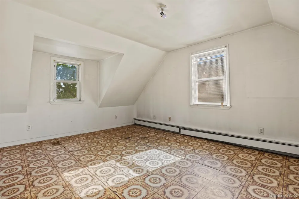 1037 Broadway Westbury, NY 11590