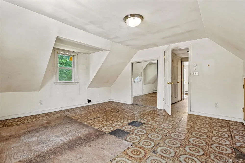 1037 Broadway Westbury, NY 11590