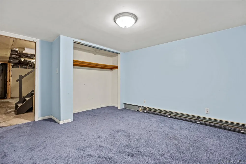 1037 Broadway Westbury, NY 11590