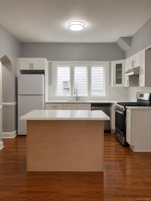 53 Madeleine Avenue #1
