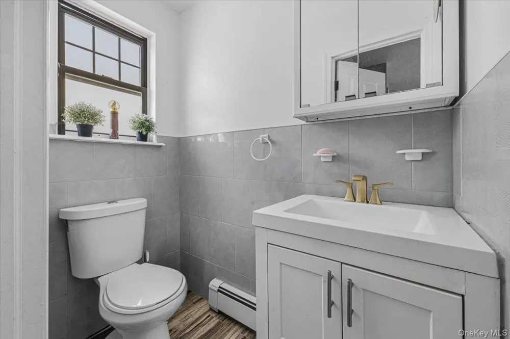 21825 104th Avenue Queens Village, NY 11429