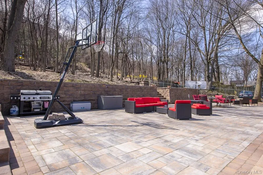 325 Westside Avenue Haverstraw, NY 10927