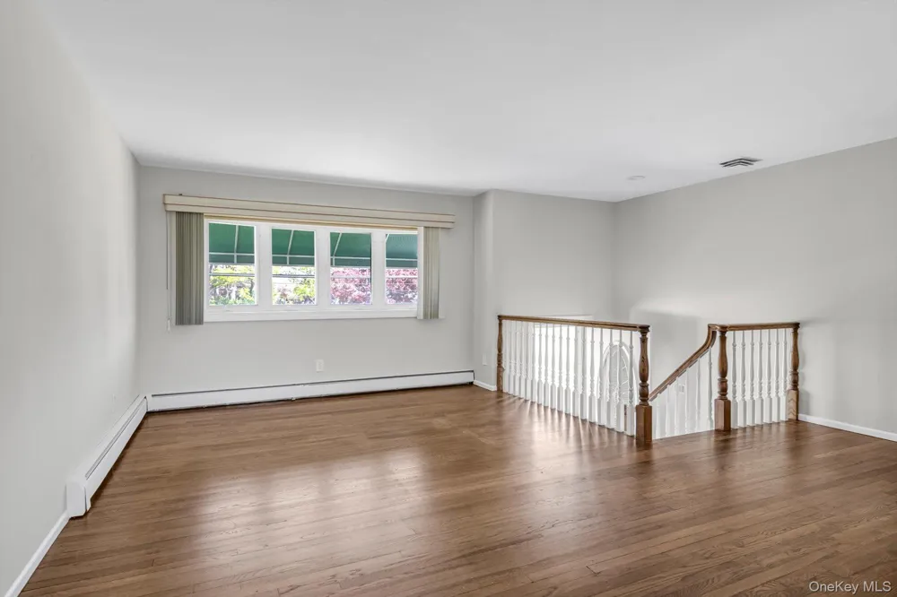 1678 Park Avenue Merrick, NY 11566