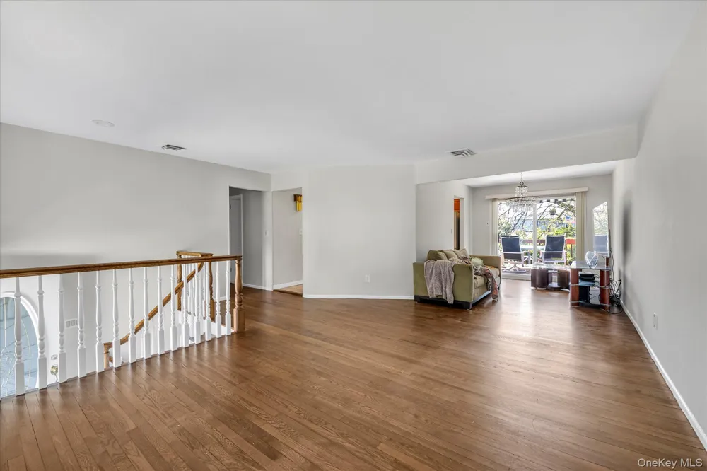 1678 Park Avenue Merrick, NY 11566
