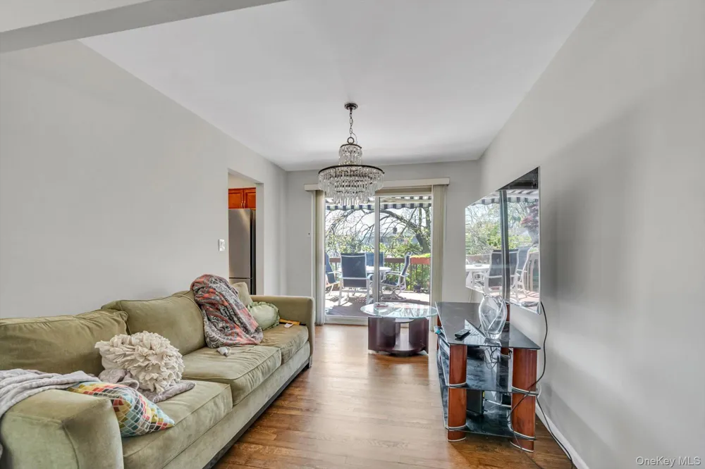 1678 Park Avenue Merrick, NY 11566
