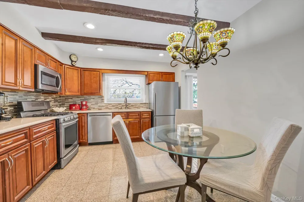 1678 Park Avenue Merrick, NY 11566