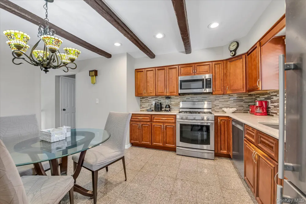 1678 Park Avenue Merrick, NY 11566