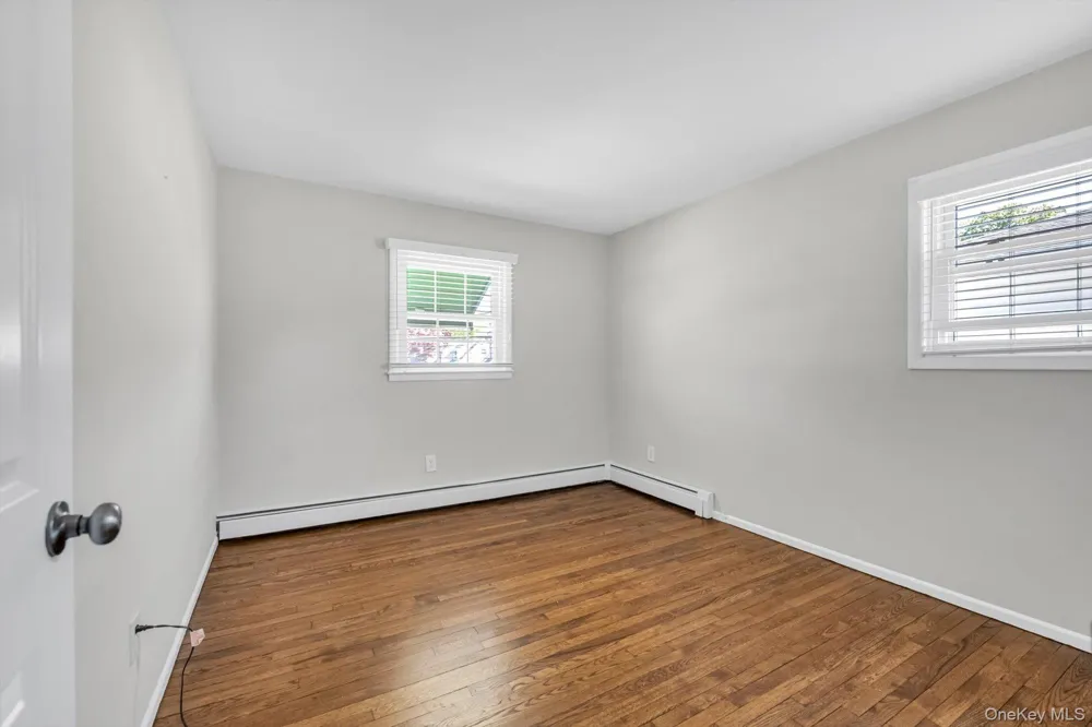 1678 Park Avenue Merrick, NY 11566