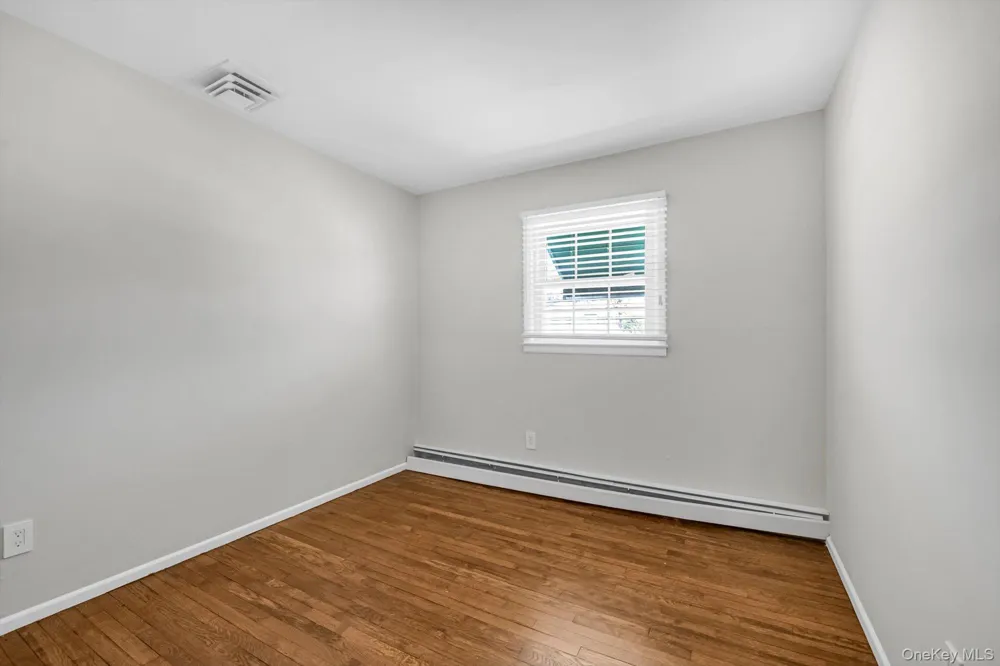 1678 Park Avenue Merrick, NY 11566