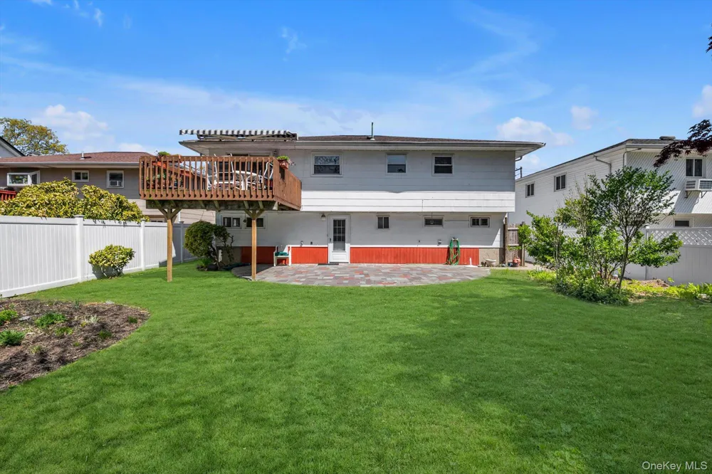 1678 Park Avenue Merrick, NY 11566