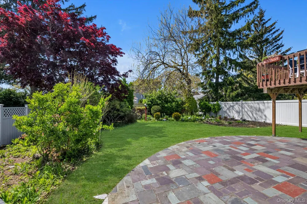 1678 Park Avenue Merrick, NY 11566