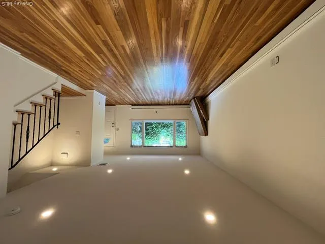 35 Sands Point Road #B Port Washington, NY 11050