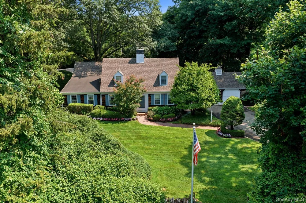 1936 Midlane Muttontown, NY 11791