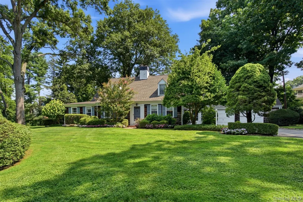 1936 Midlane Muttontown, NY 11791