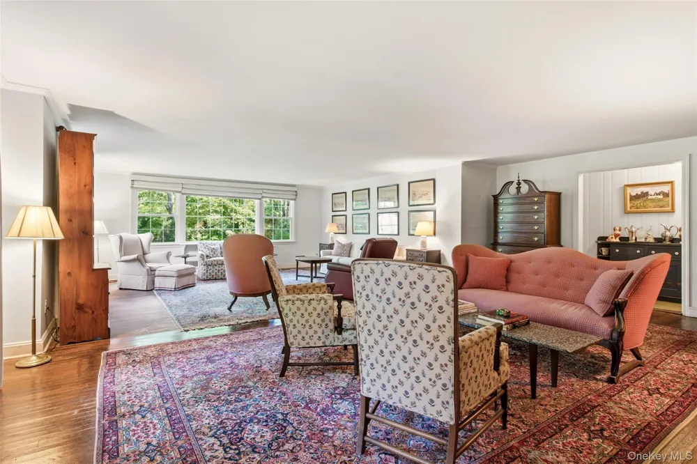 1936 Midlane Muttontown, NY 11791