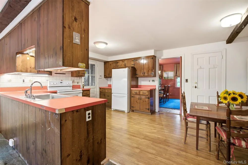1936 Midlane Muttontown, NY 11791