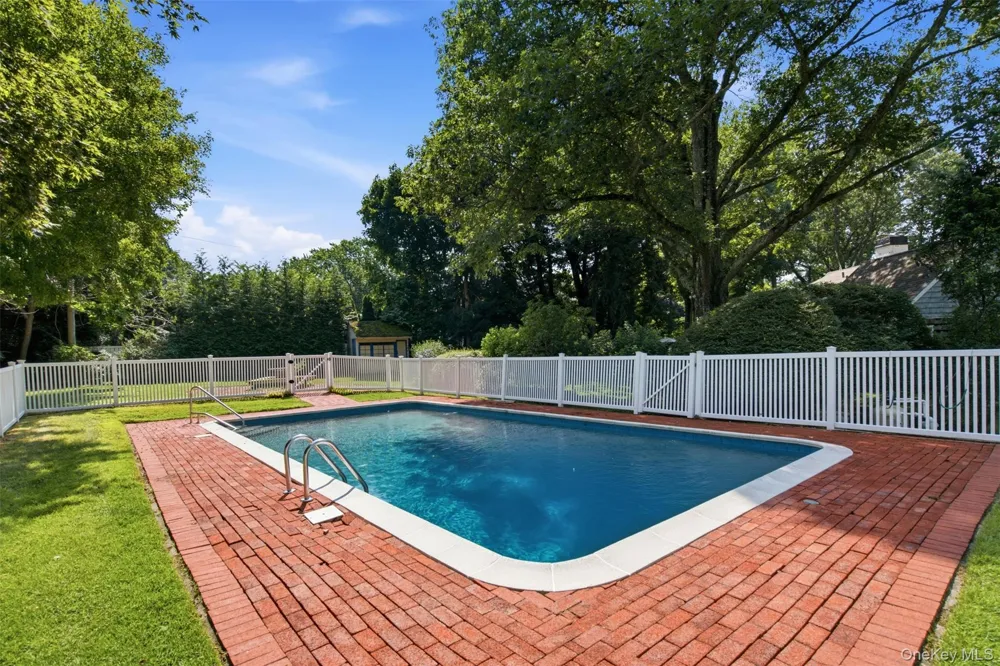 1936 Midlane Muttontown, NY 11791
