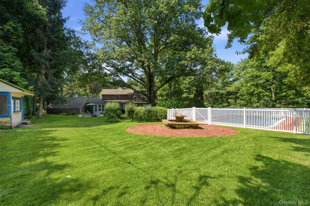 1936 Midlane Muttontown, NY 11791