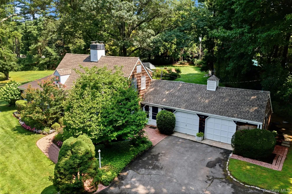 1936 Midlane Muttontown, NY 11791