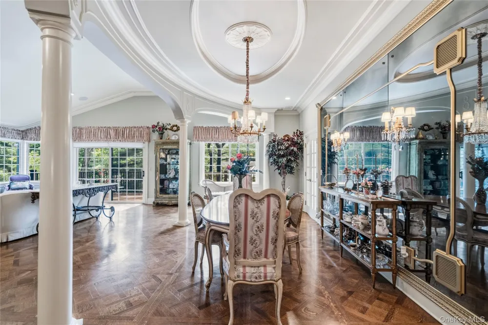 264 Sparrow Drive Manhasset, NY 11030
