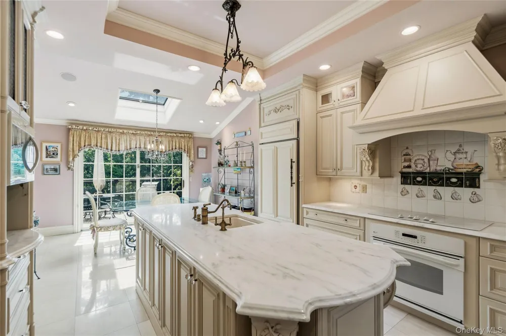264 Sparrow Drive Manhasset, NY 11030