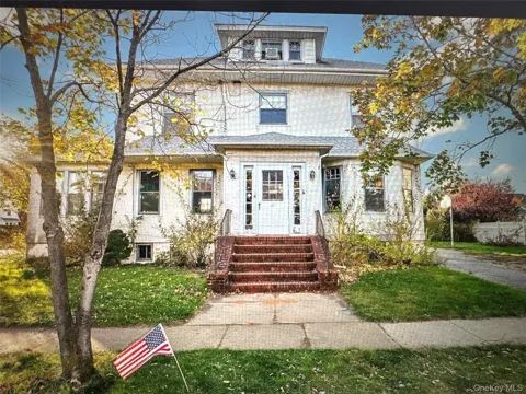 42 Vernon Avenue #2