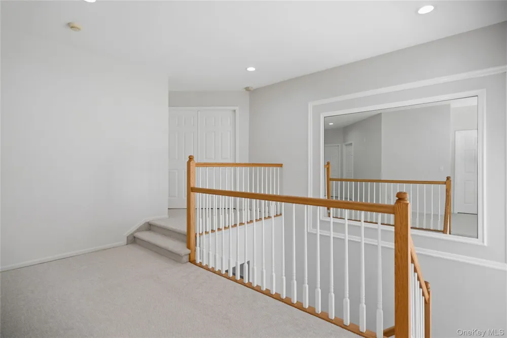 48 Peachtree Court Holtsville, NY 11742