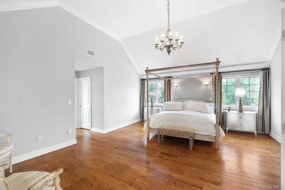 31 Greenwich Avenue Central Valley, NY 10917